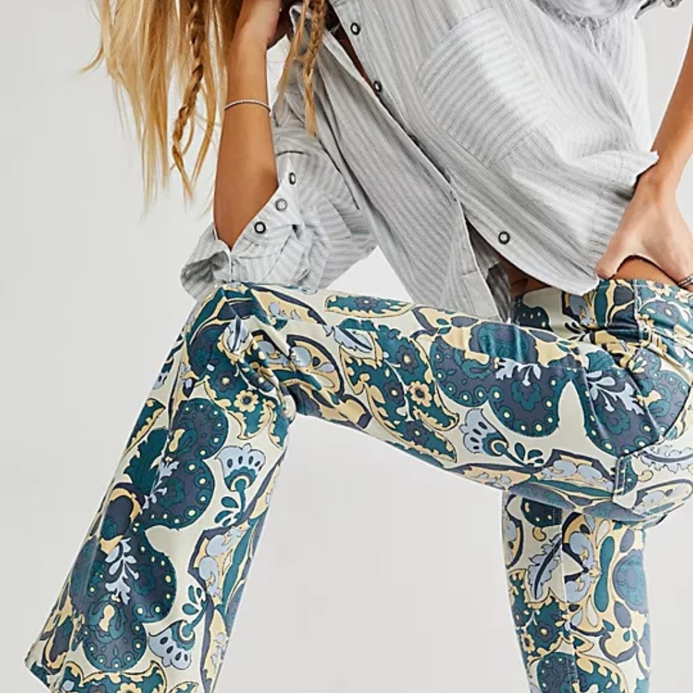 New Free People blue floral paisley pull on flare jeans 25 short